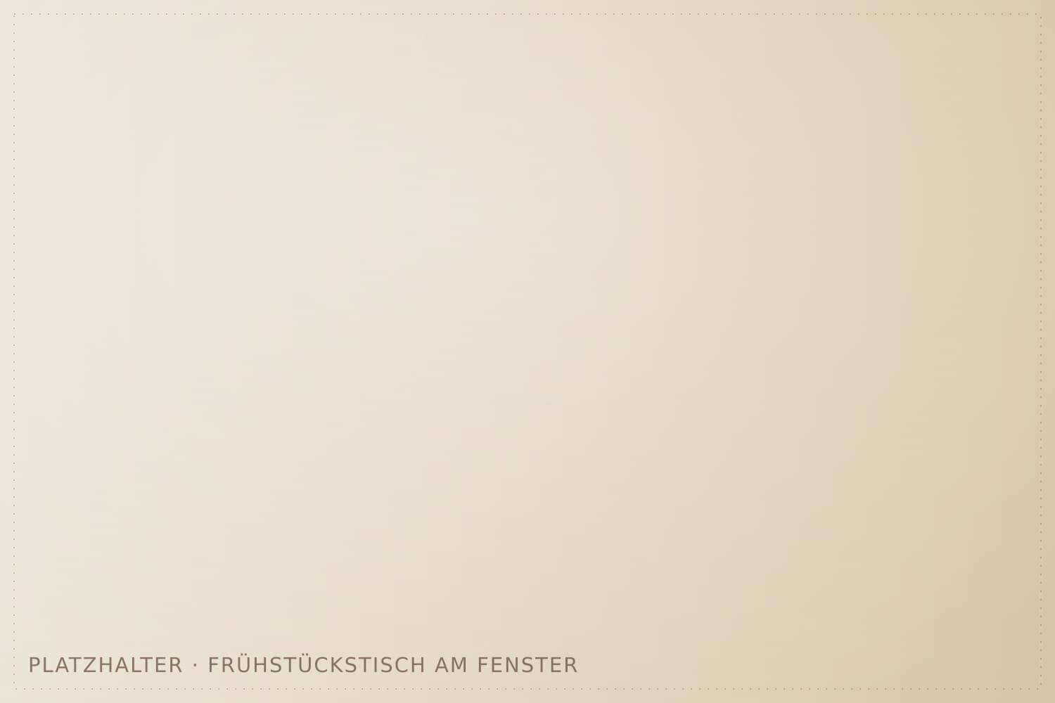 Gedeckter Frühstückstisch am Fenster (Platzhalterbild)
